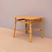 Ensemble table et chaises en rotin