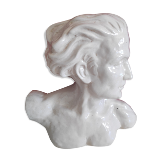 Buste de J. Mermoz en céramique craquelée blanche signé H. Laurens