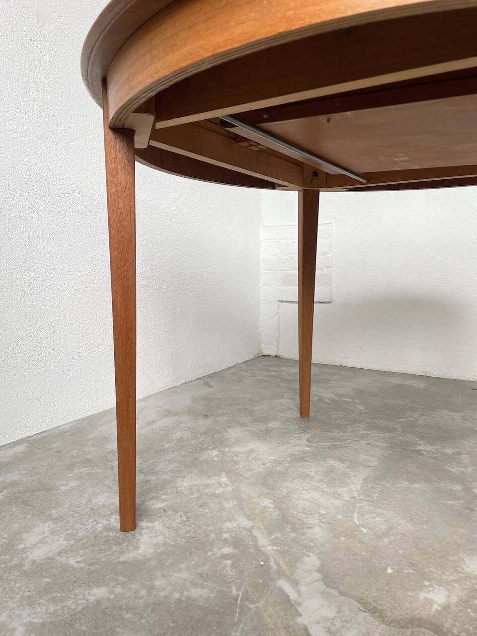 Scandinavian round teak table with extension