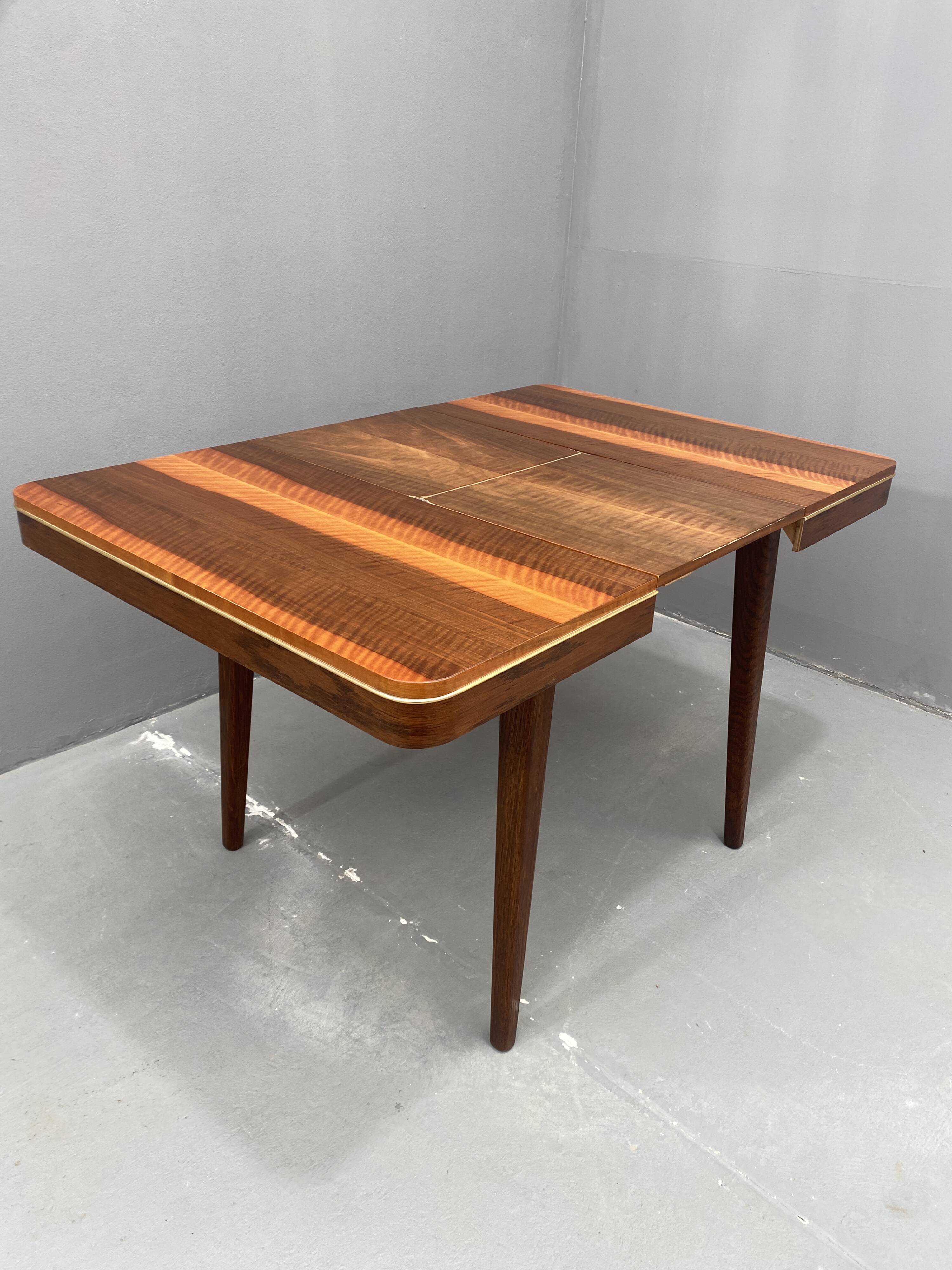 Table à manger extensible par Bohumil Landsman pour Jitona, années 1960