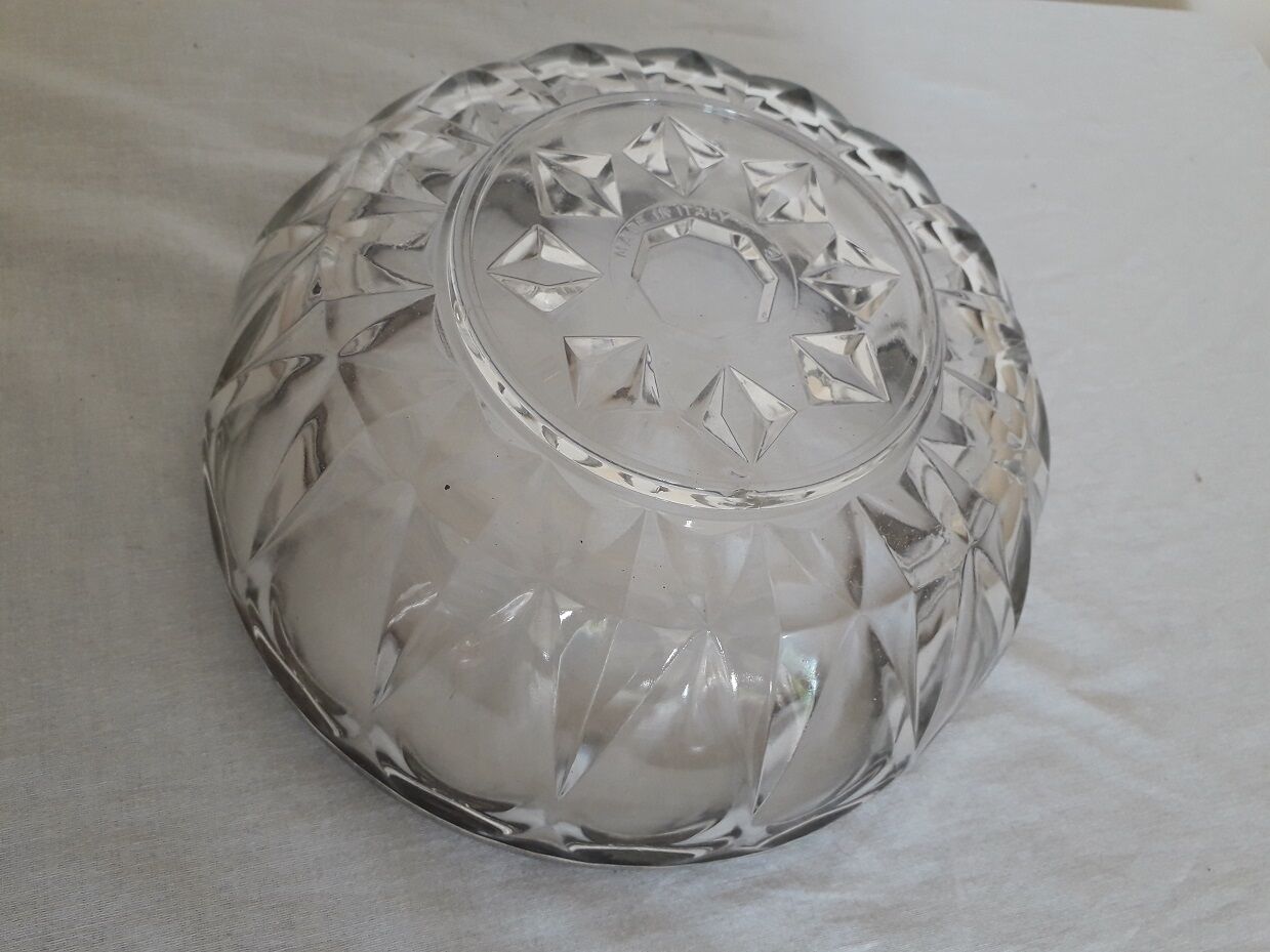 Glass salad bowl