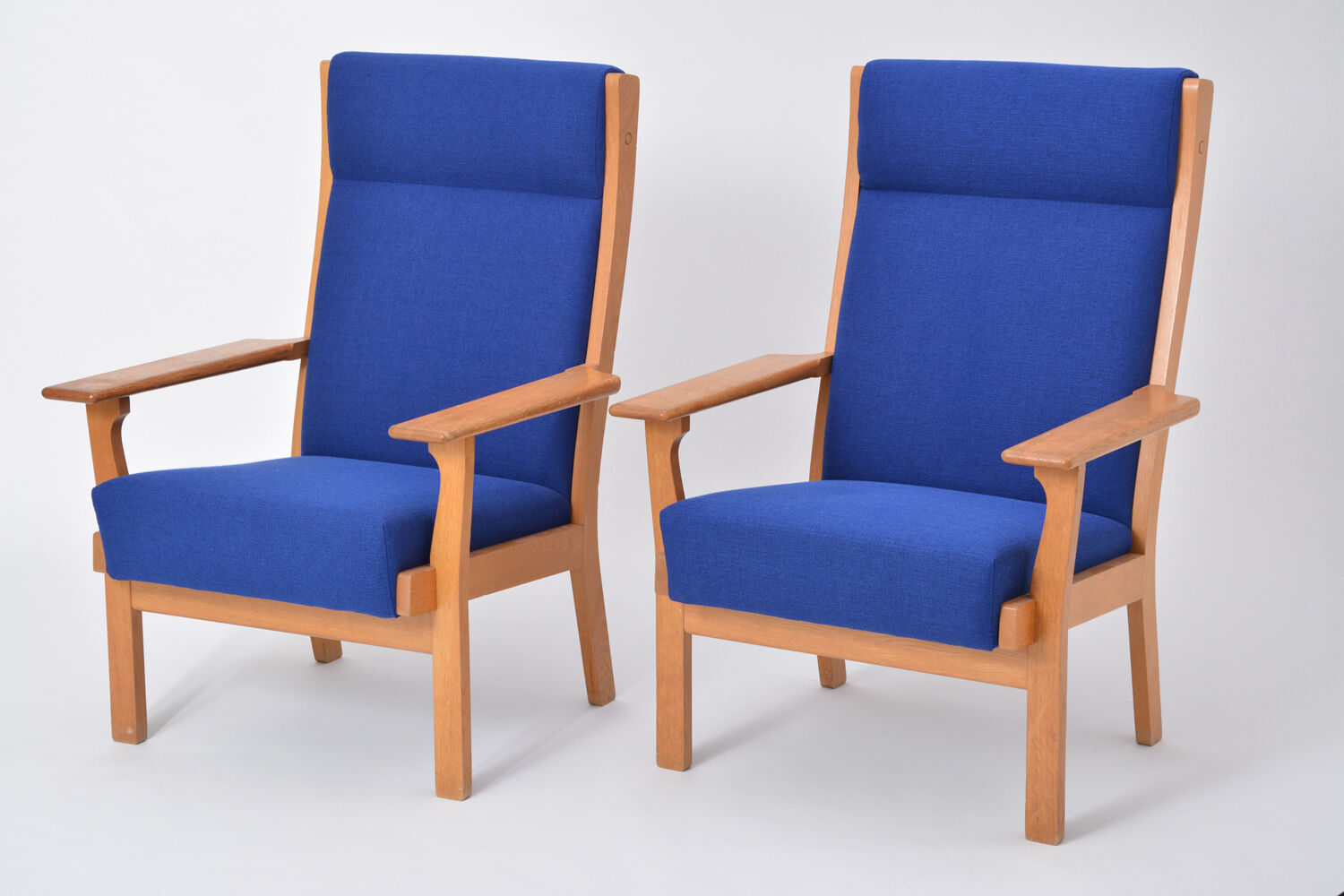 Set of Two Danish Mid-Century Modern GE 181 a Chairs by Hans Wegner for GETAMA