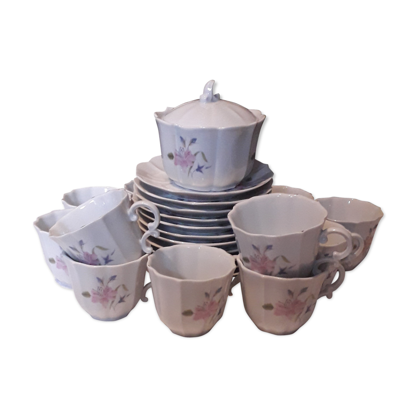 Coffee service: 12 cups and saucers + sugar in fine Limoges porcelain