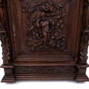 Commode sculptée, France, vers 1840.