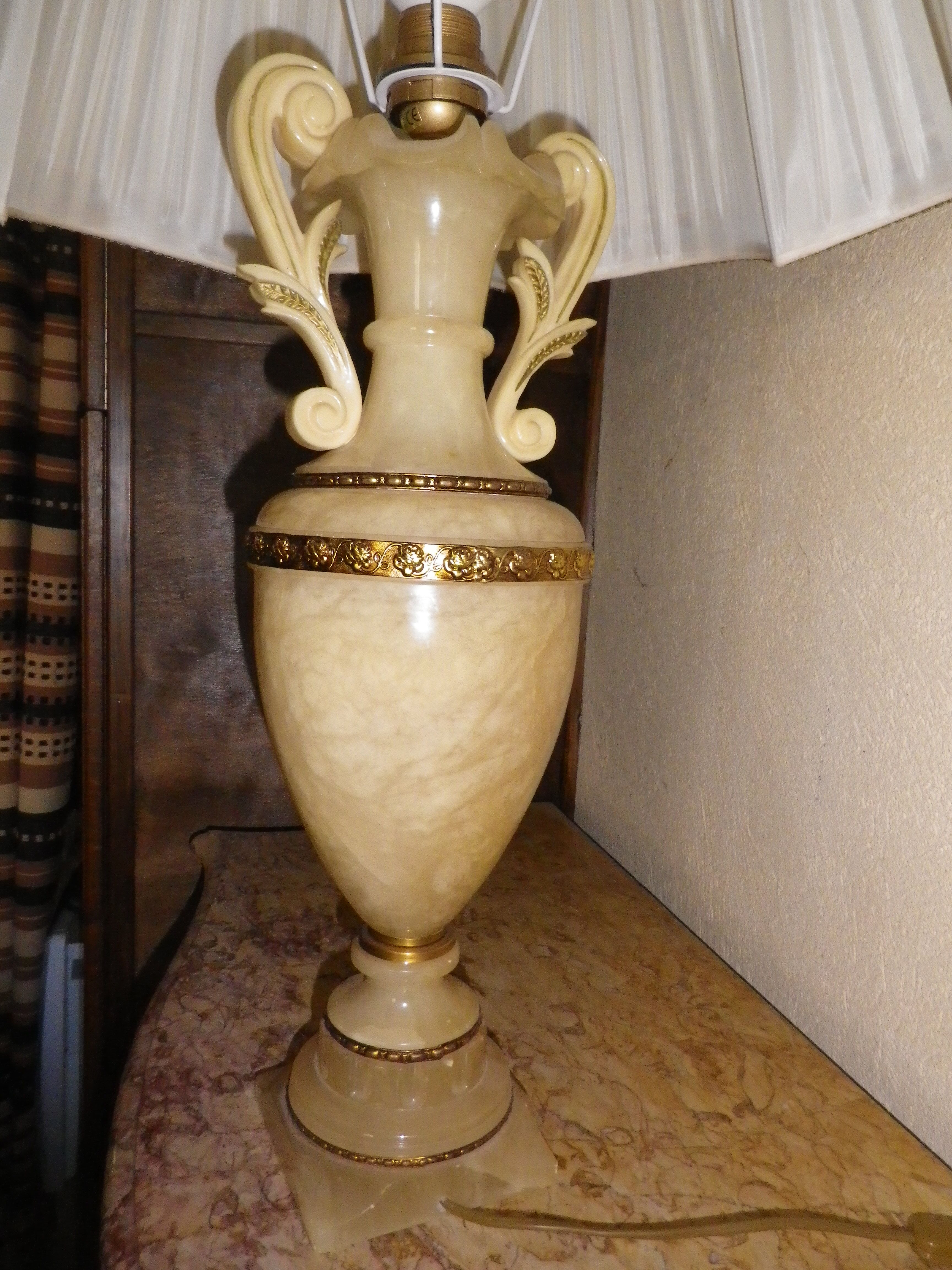 Large model alabaster lamp