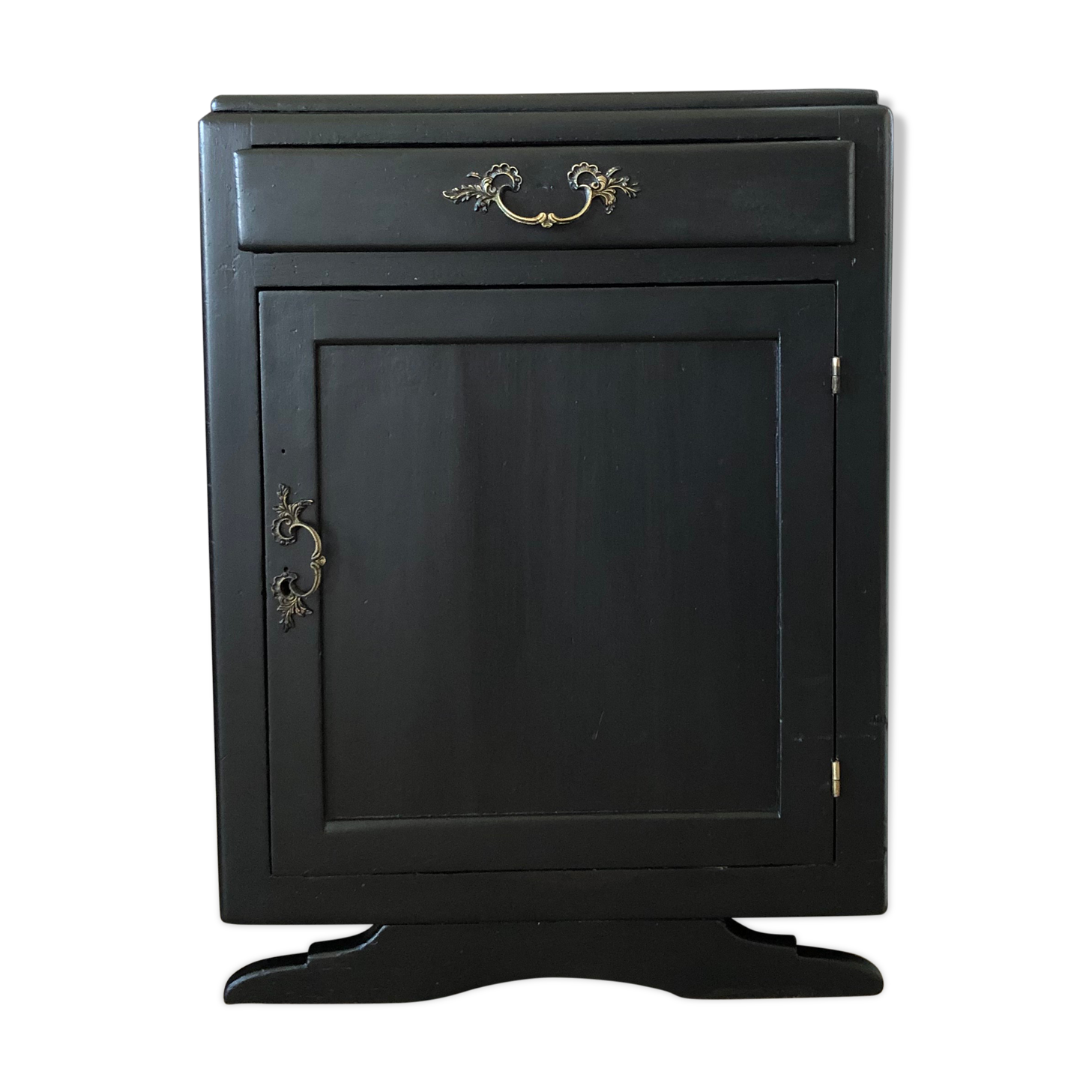 Meuble de rangement patiné noir