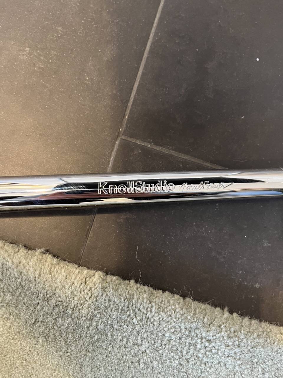 Knoll, Laccio side table