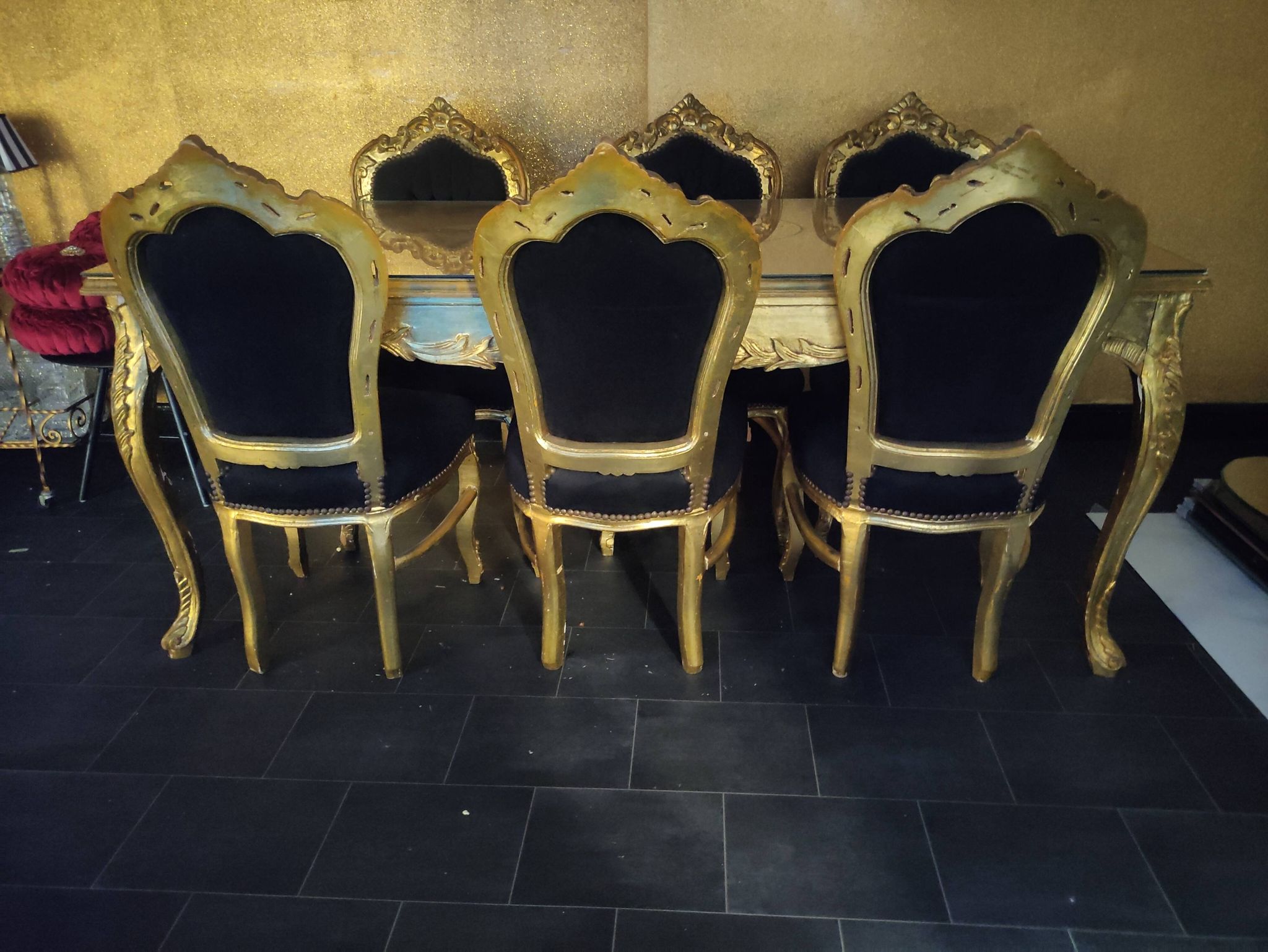Table + 6 baroque chairs