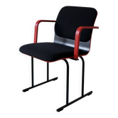 Fauteuil noir et rouge par Yrjö Kukkapuro pour Avarte, Finlande, 1980