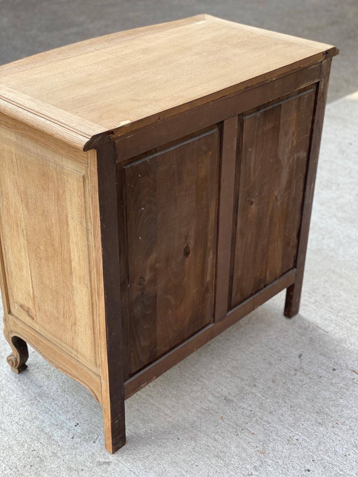 Commode vintage Louis XV rénovée en chêne brut
