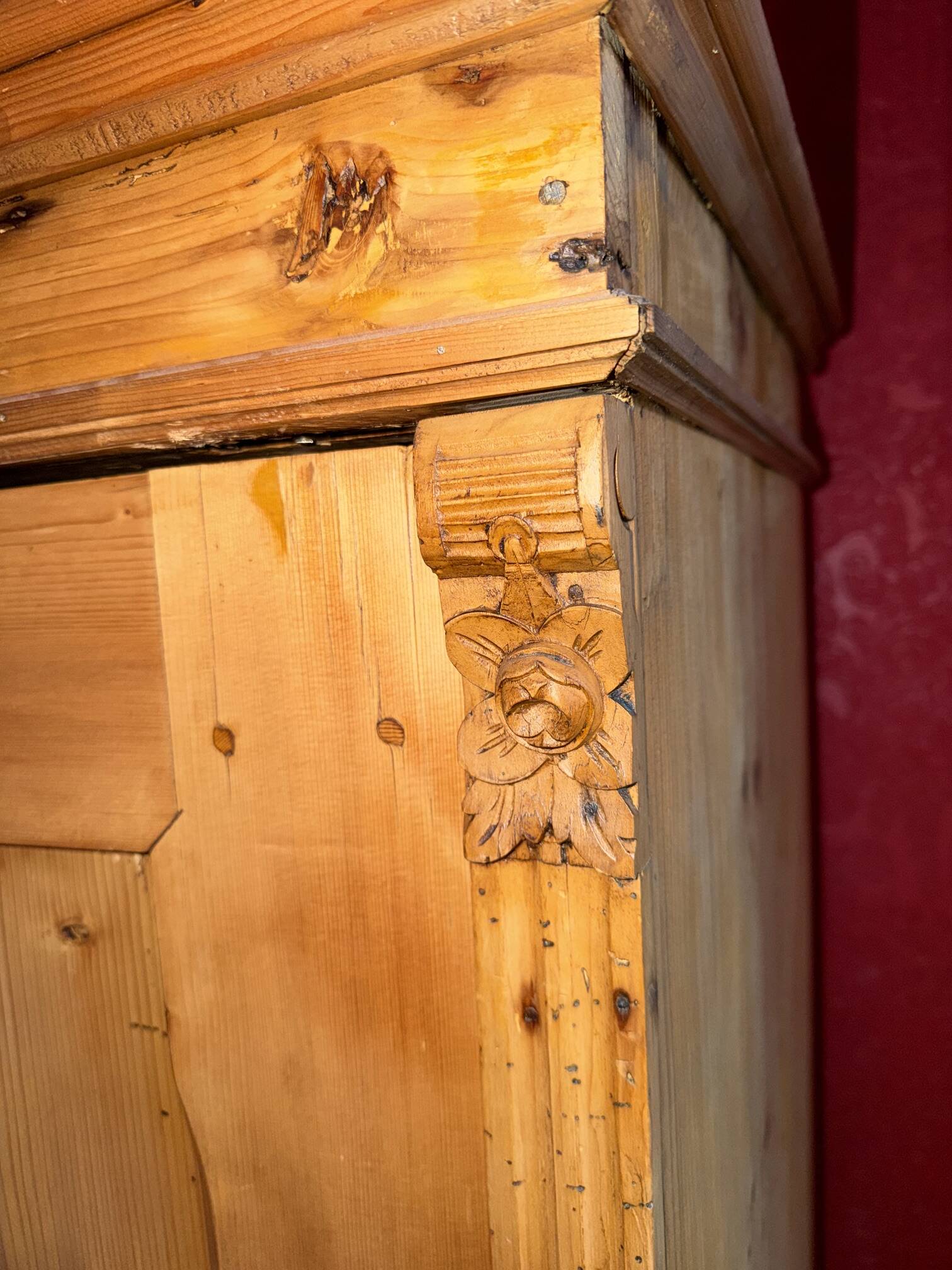 Armoire 2 portes en pin massif, XIXe siècle
