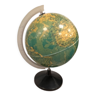 Luminous globe