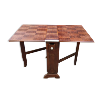 Table pliante à jeu, à système