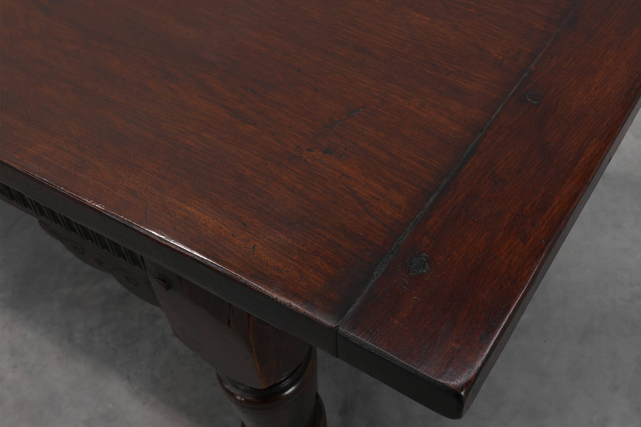 17th-Century Belgian full dark Oak Dining Table