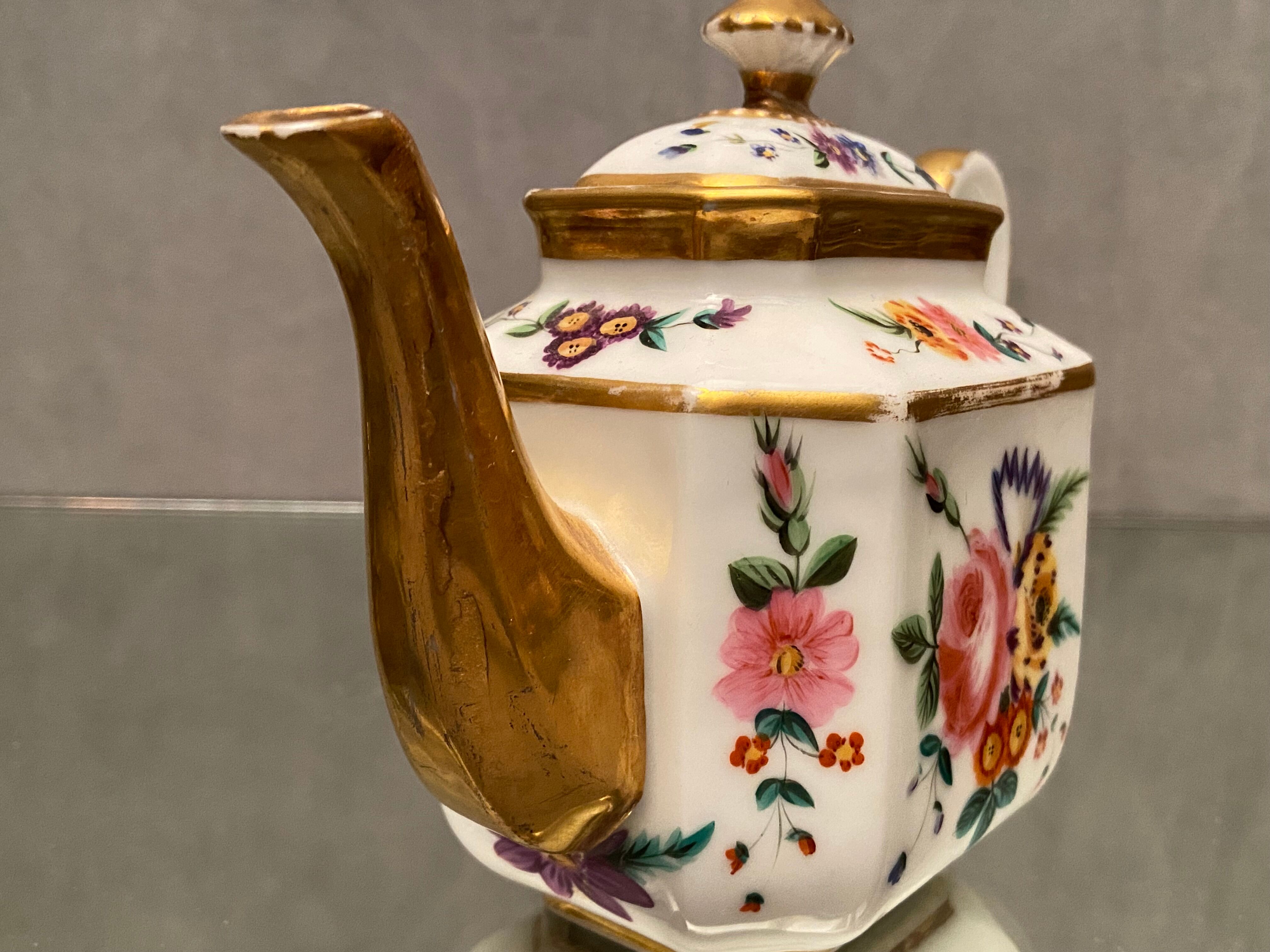 Selfish porcelain teapot Old Paris floral decoration polychrome and gold nineteenth