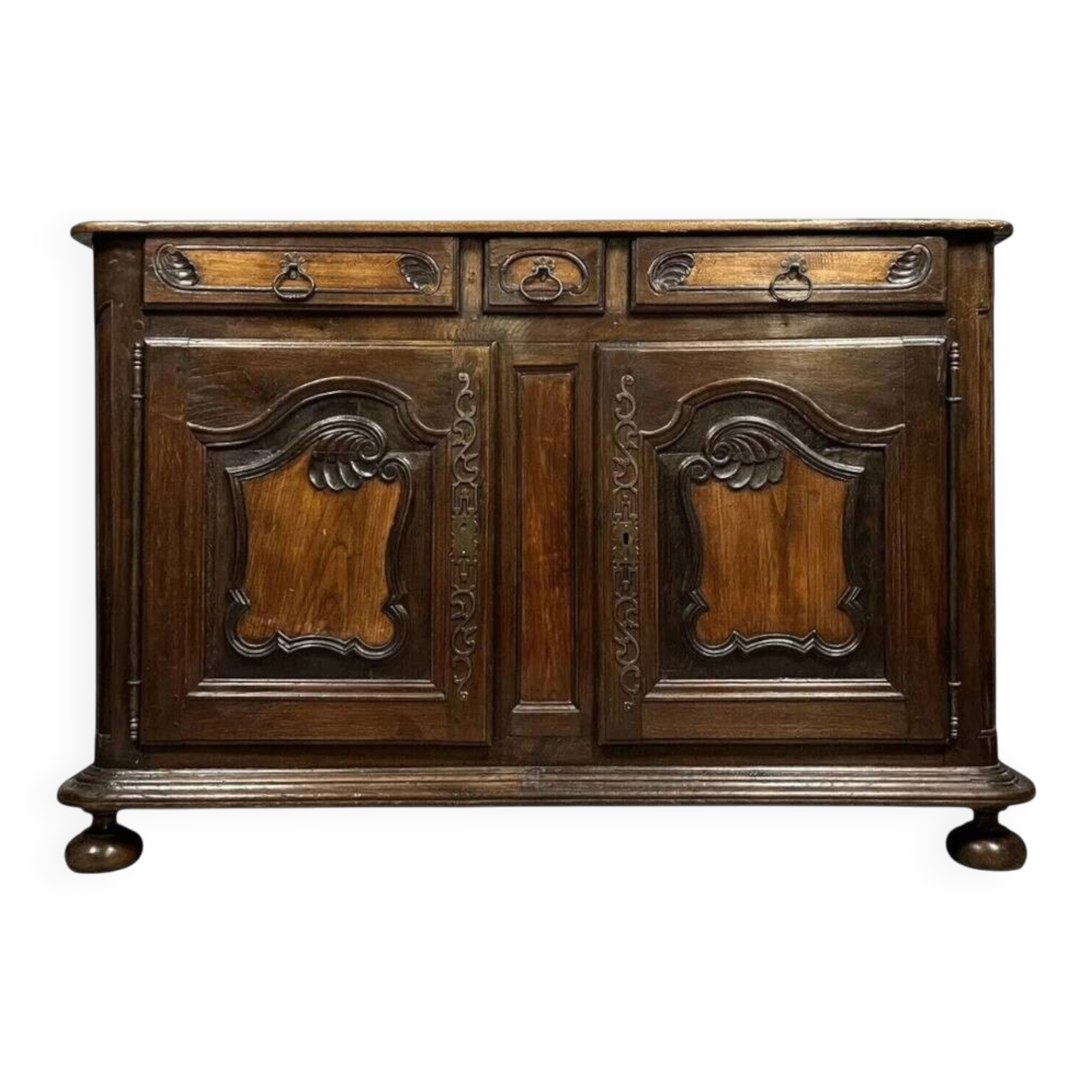 Louis XIII period Burgundy sideboard in solid oak and walnut circa 1680