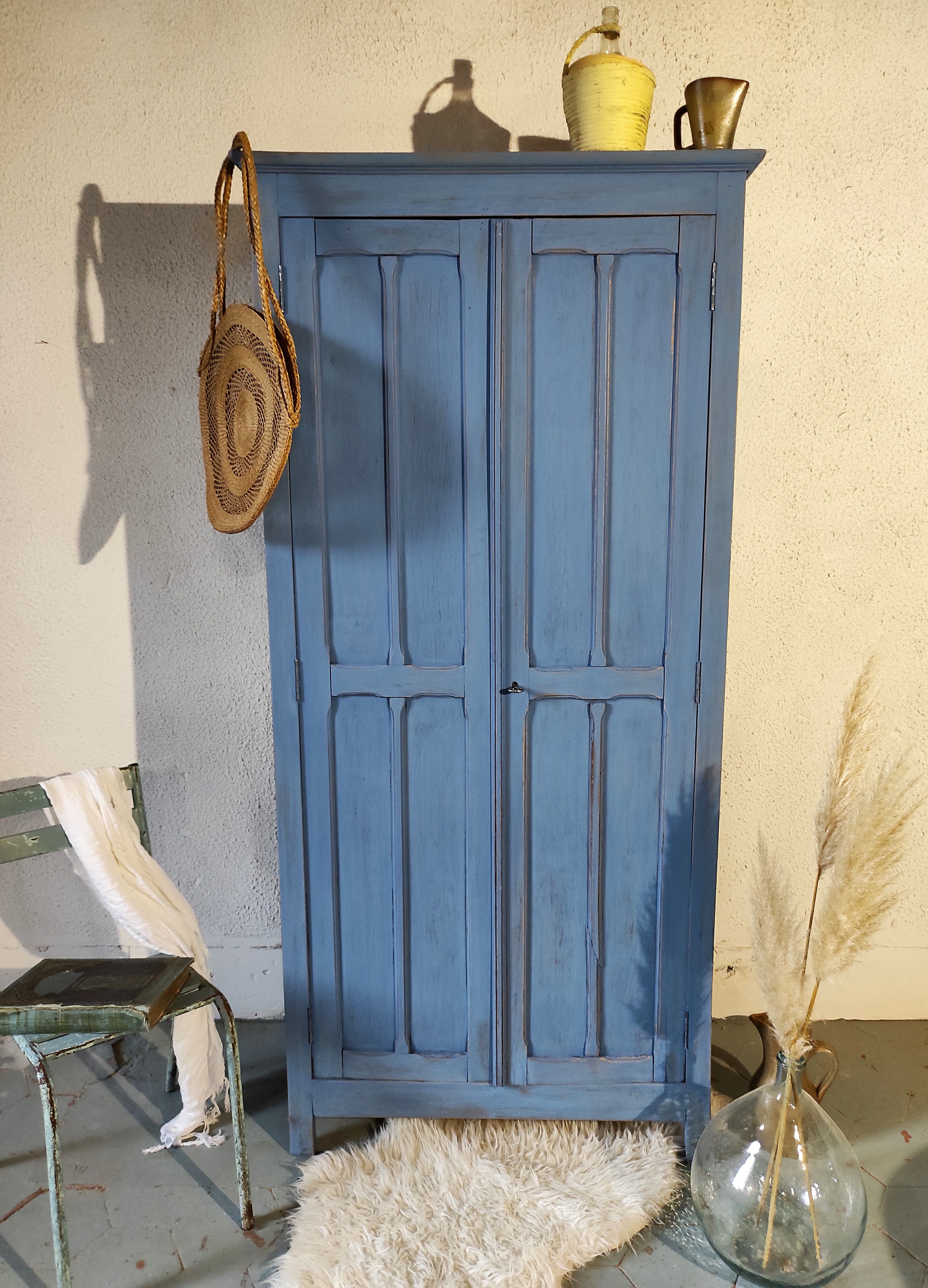 Armoire parisienne