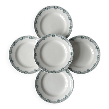 5 assiettes en terre de fer