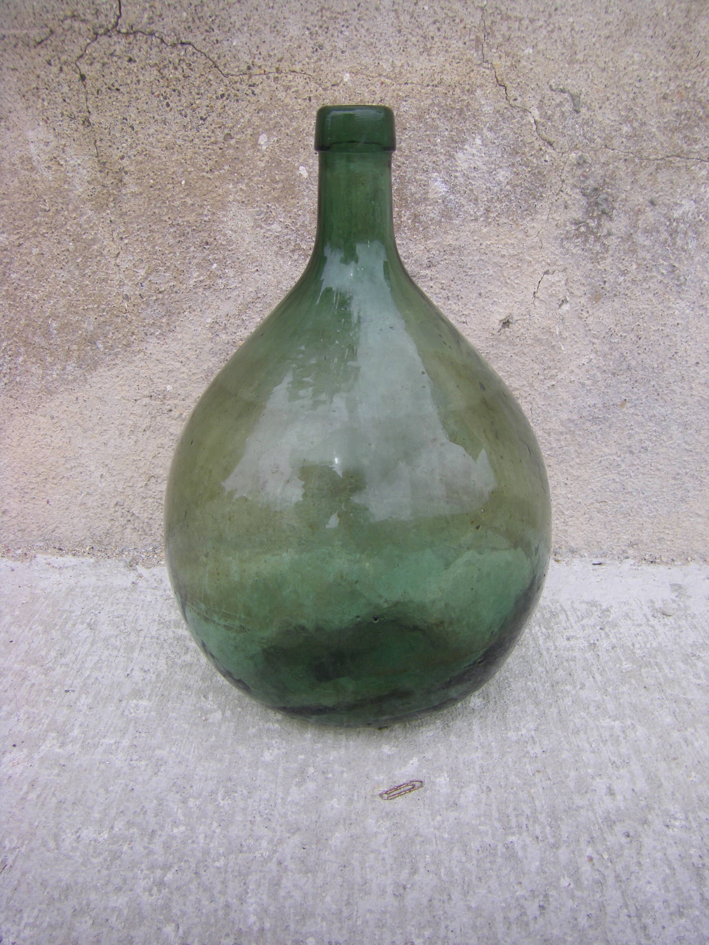 Demijohn in blown glass