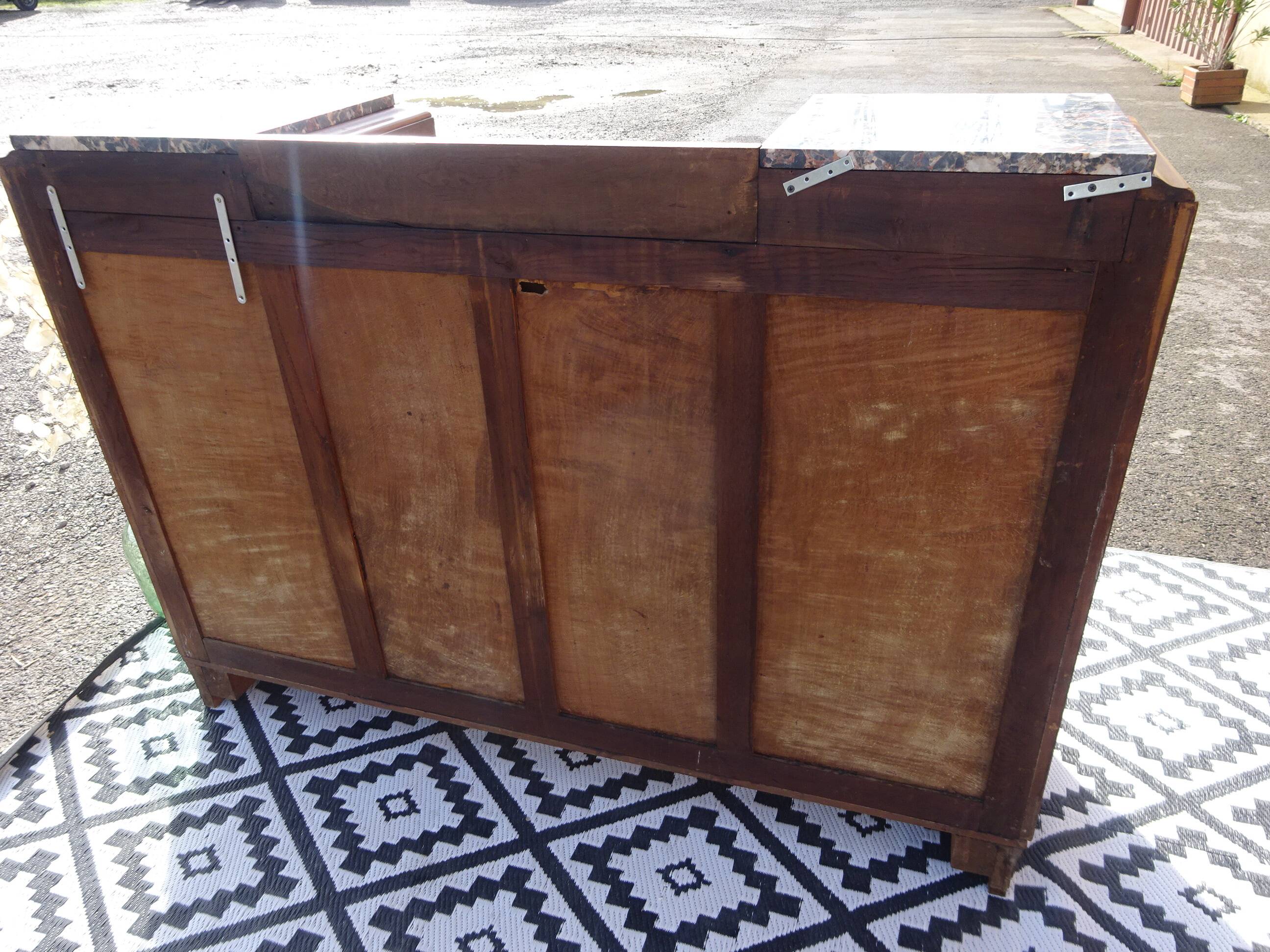 Buffet Art Déco en noyer avec marbres et guérites