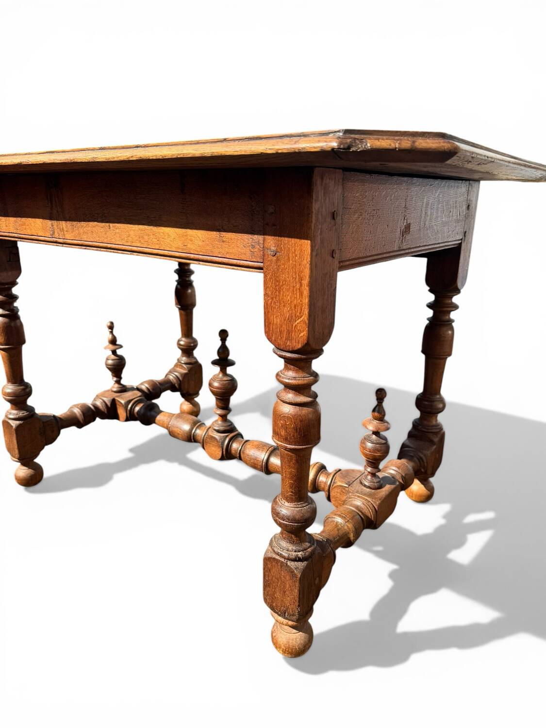 Louis XIV writing table/desk, light oak, 18th century.