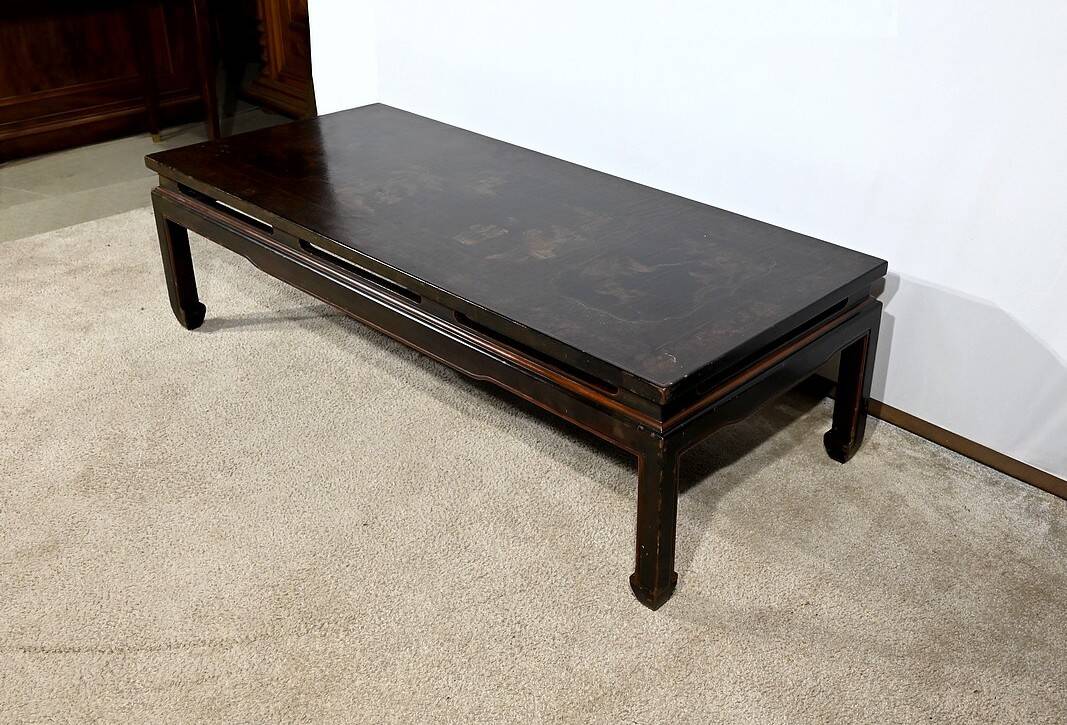 Important Asian Coffee Table, in black lacquered wood – Mid 20th century