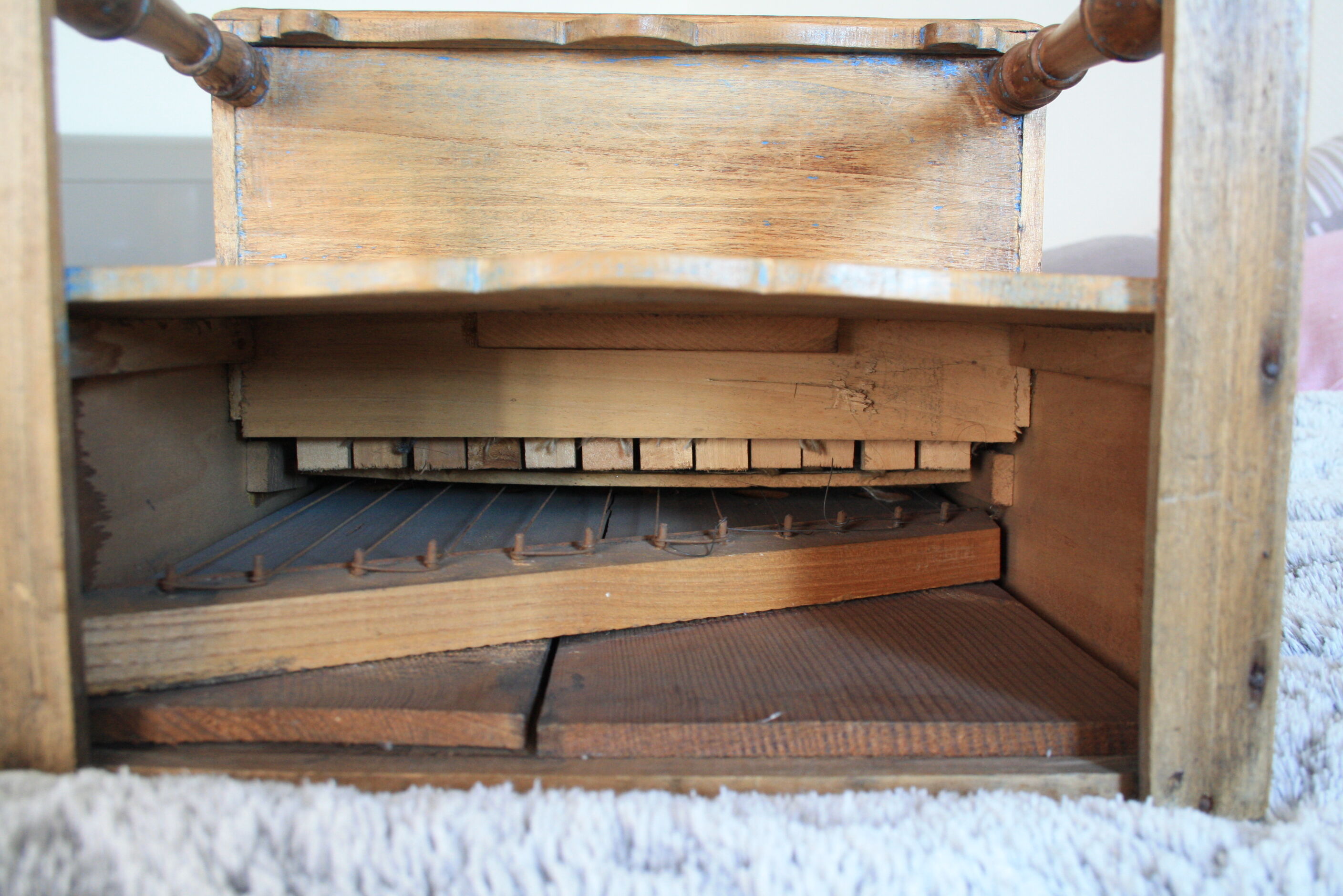 Former piano wood carved