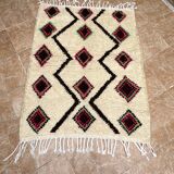 Petit tapis marocain Azilal, authentique tapis berbère vintage marocain
