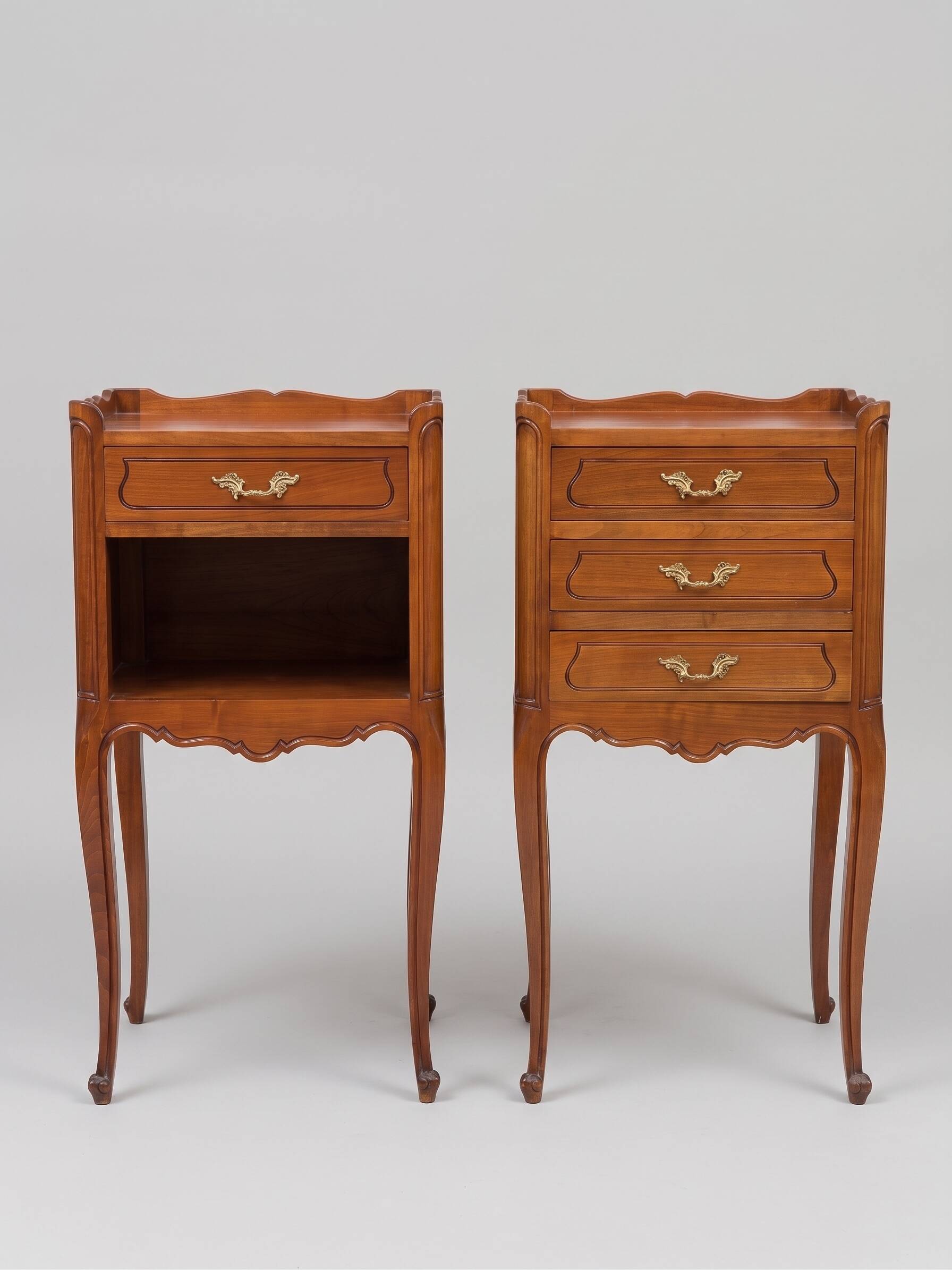 Paire de chevets louis xv en merisier