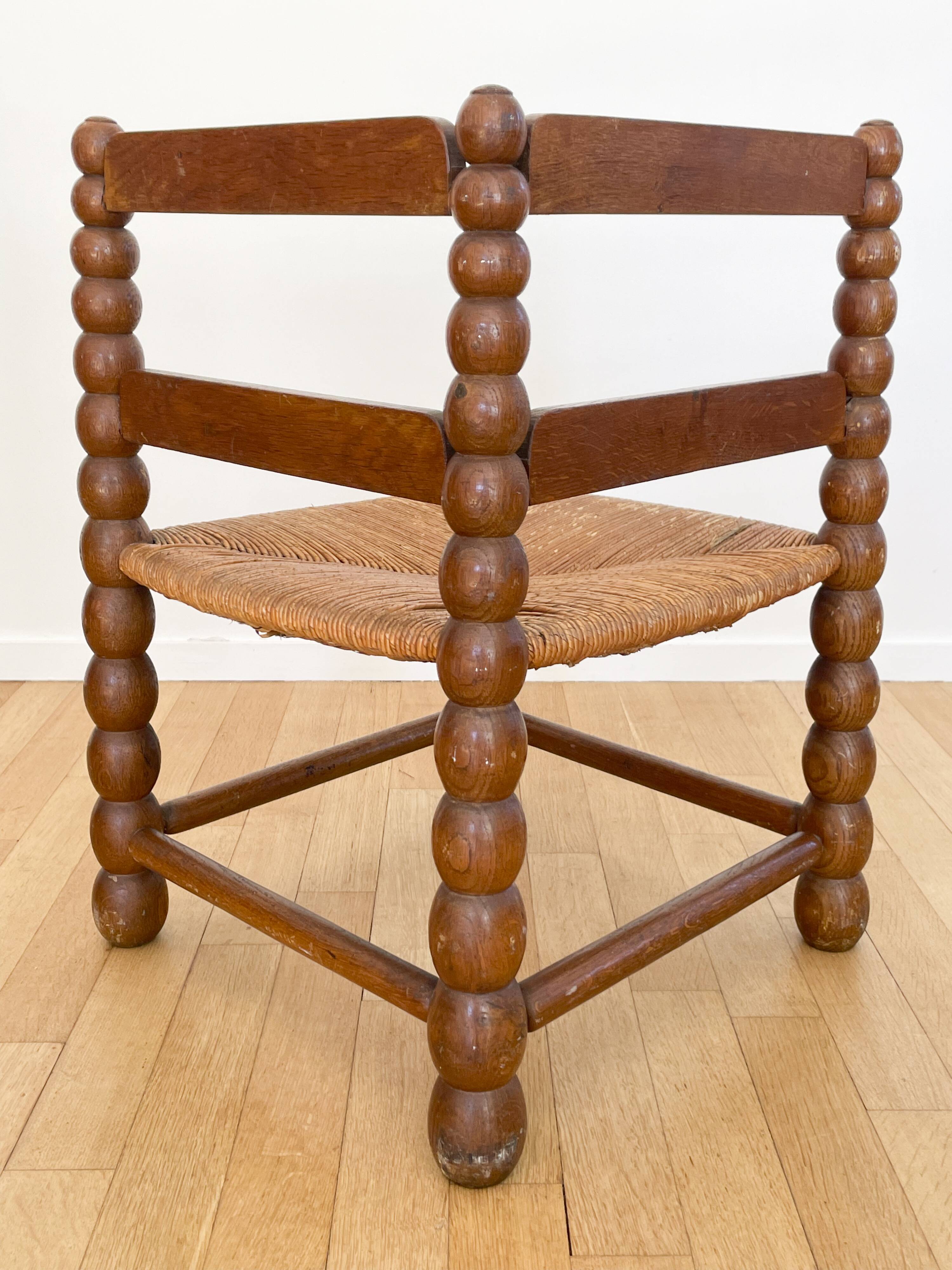 Beaded wood corner chair