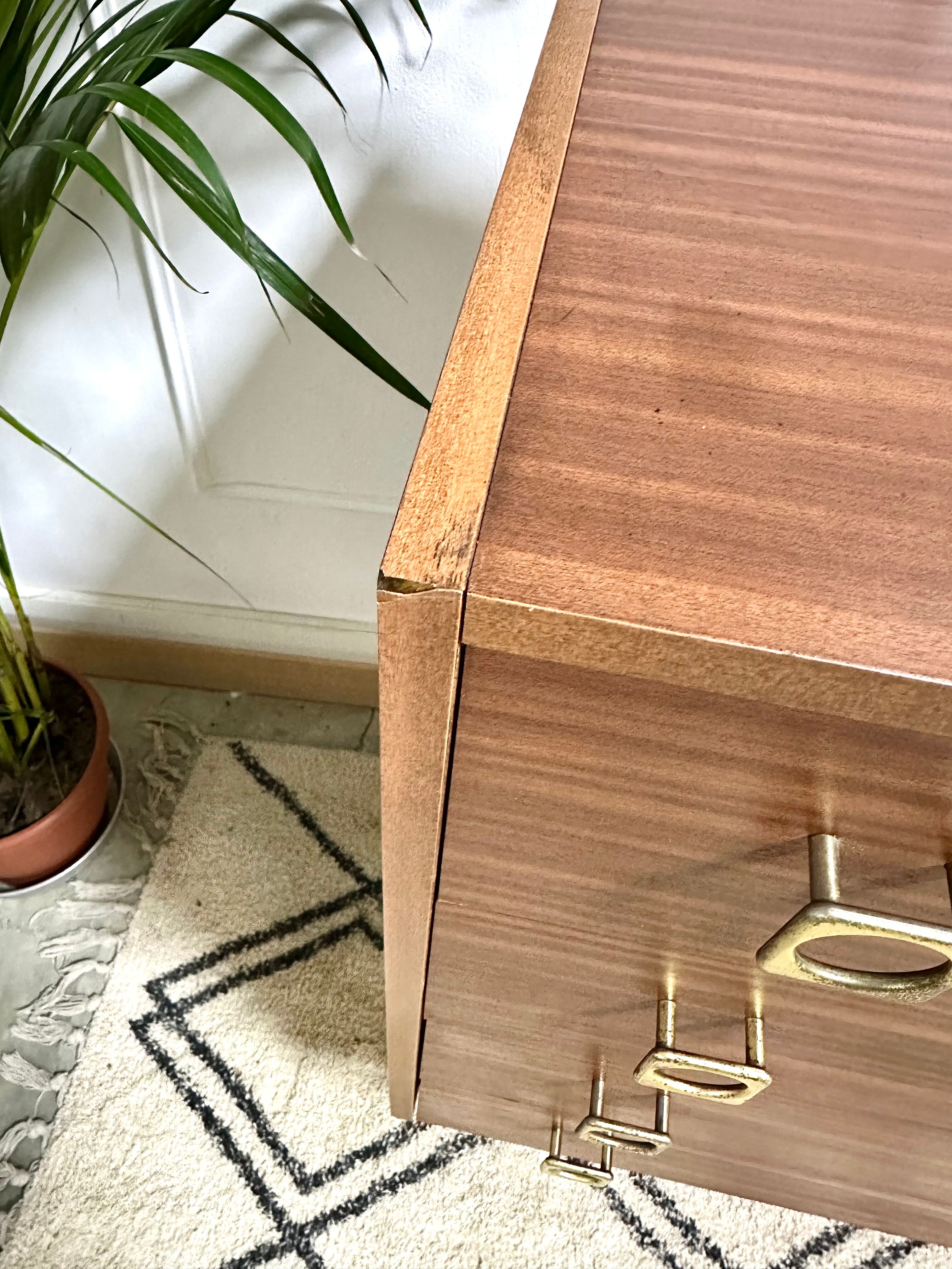 Vintage chest of drawers bobbin feet