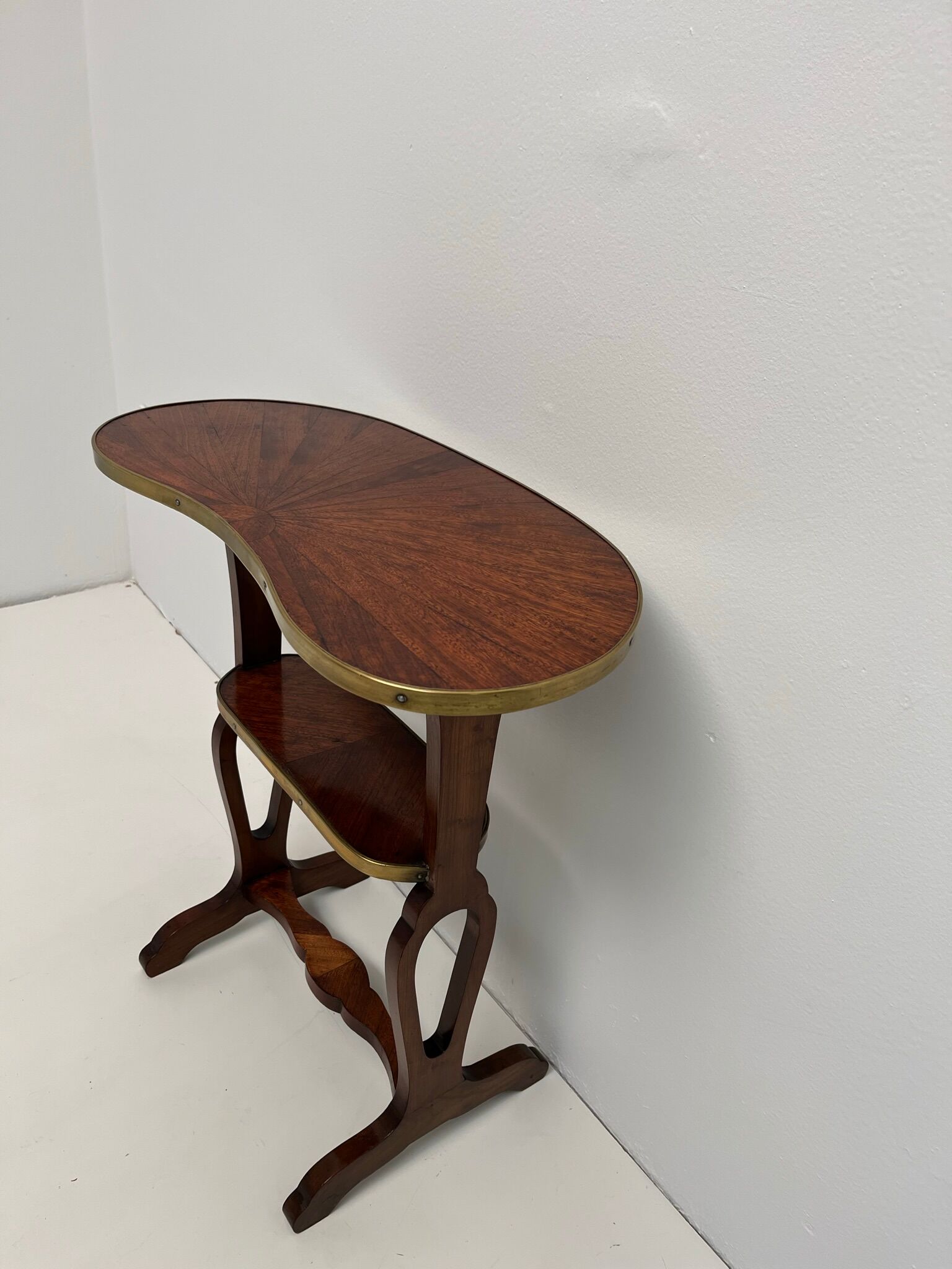 Table Desserte Rognon in Mahogany veneer, Louis XVI style
