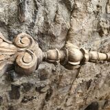 candlestick stings candle