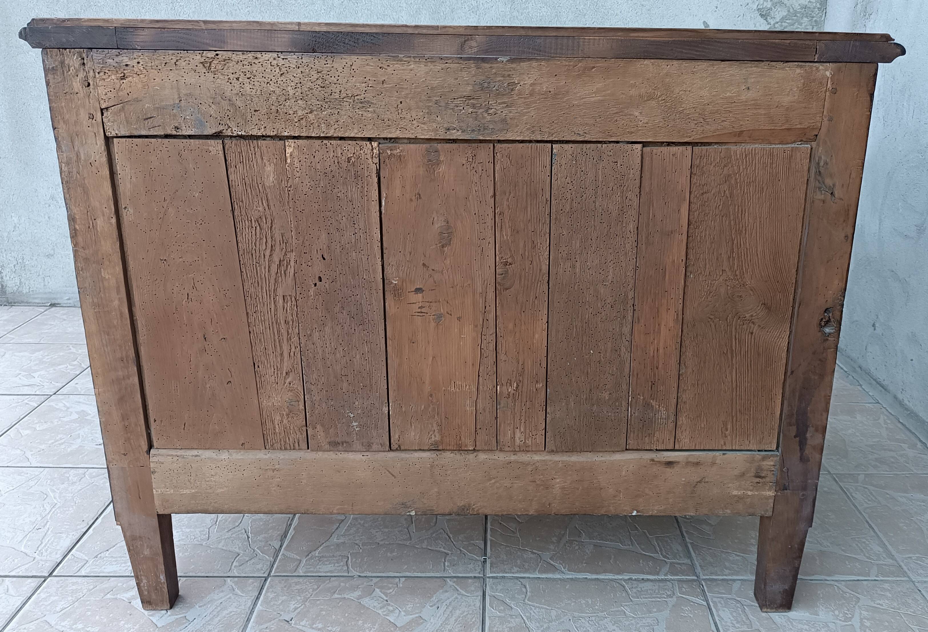 Louis XVI chest of drawers in walnut, 19th century