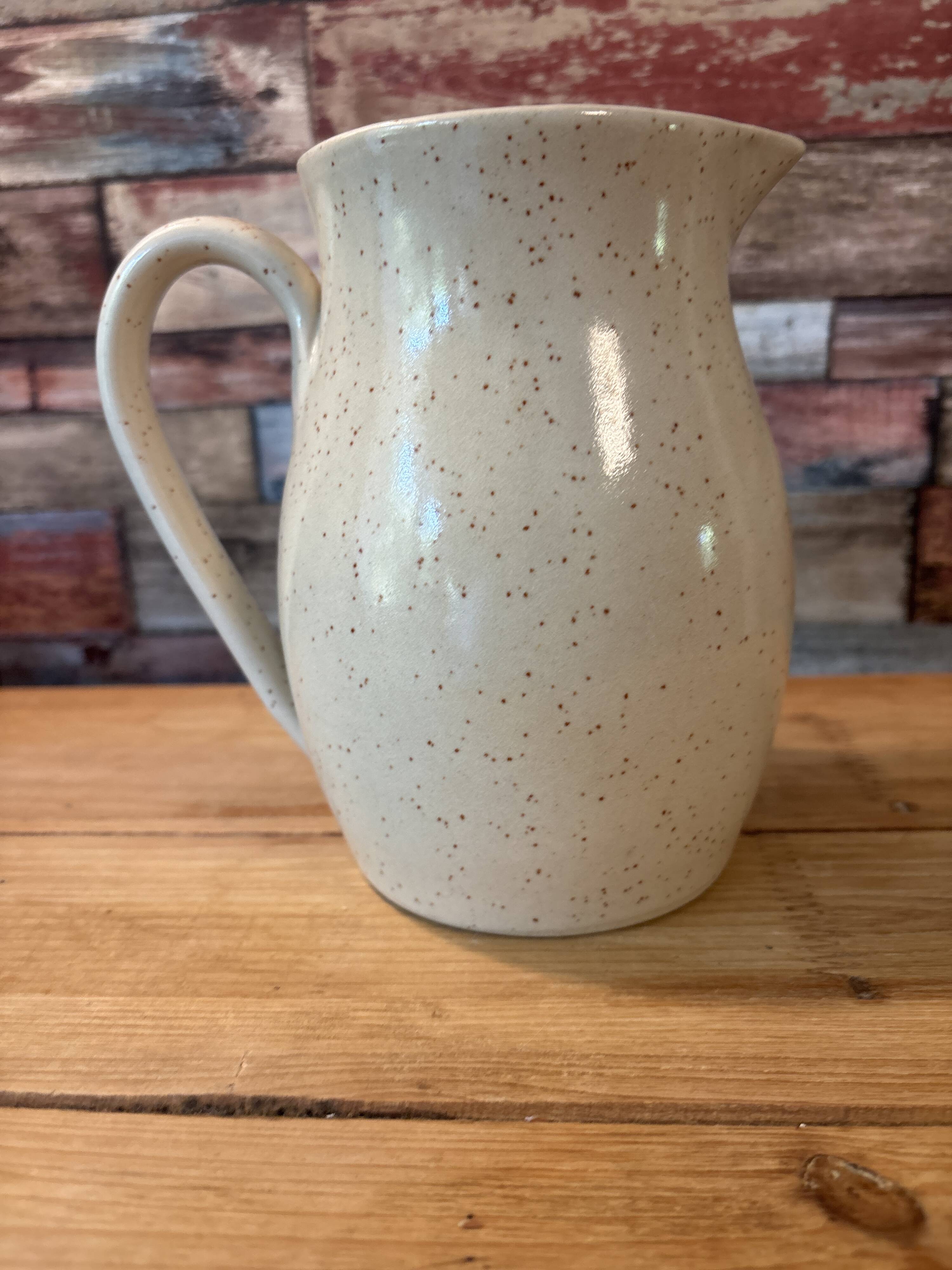 Spotted pitcher