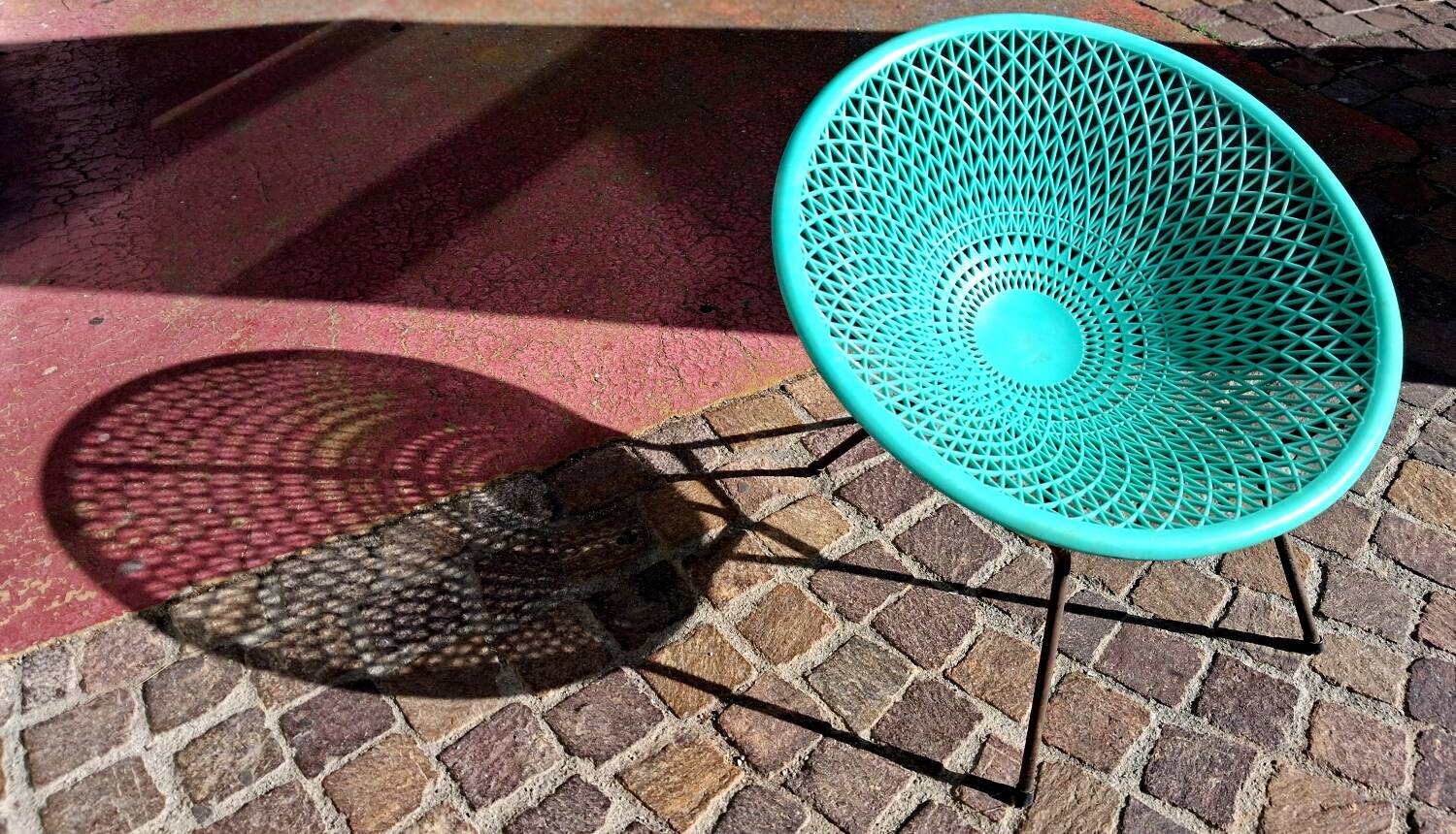 Authentic vintage seventies Fantasia armchair made in France.