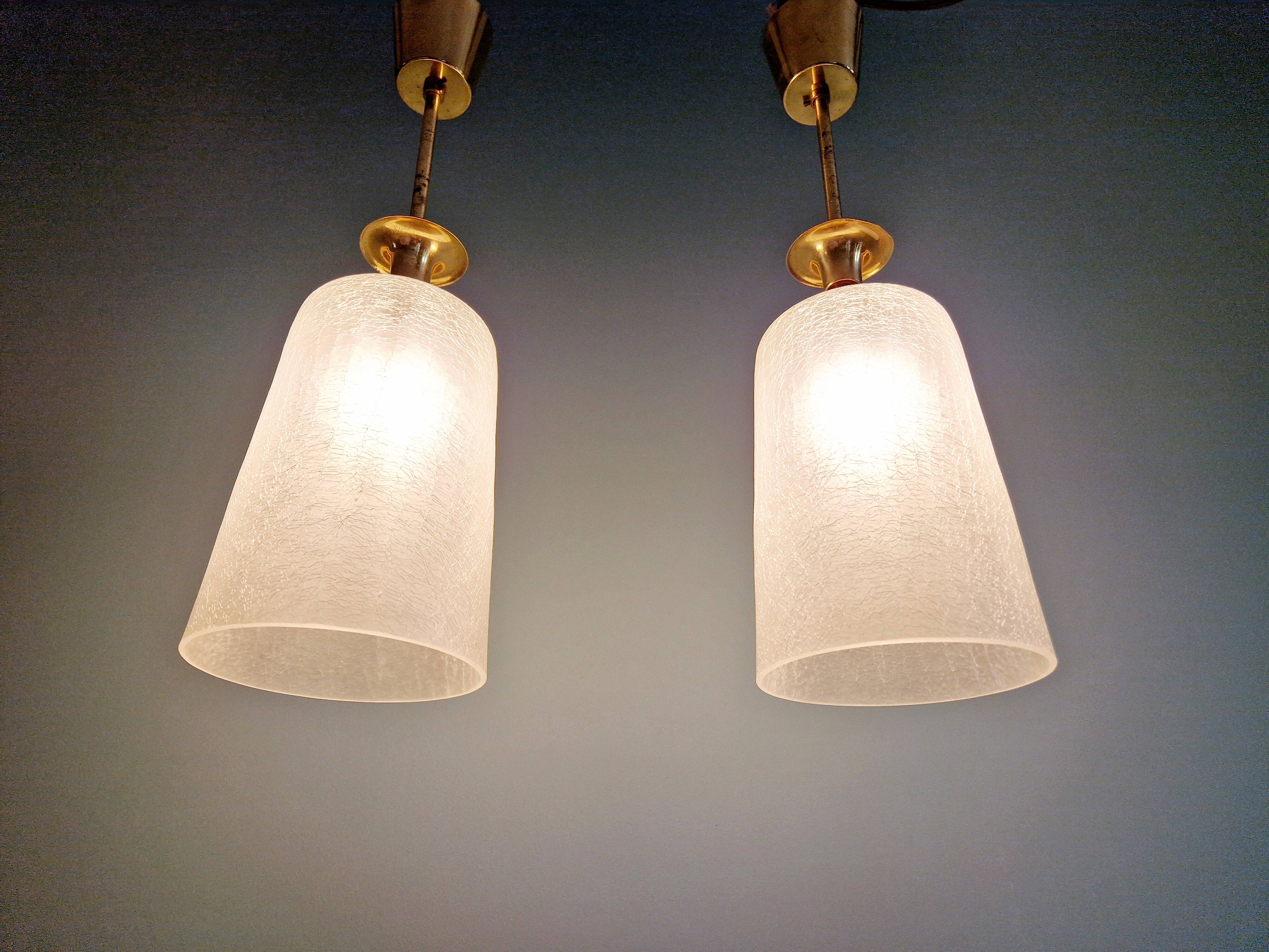Pair of Mid Century Pendant Lights in Brass and Clear Crackle Glass, 1950s