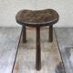 Tabouret de traite pieds tripodes bois foncé vintage