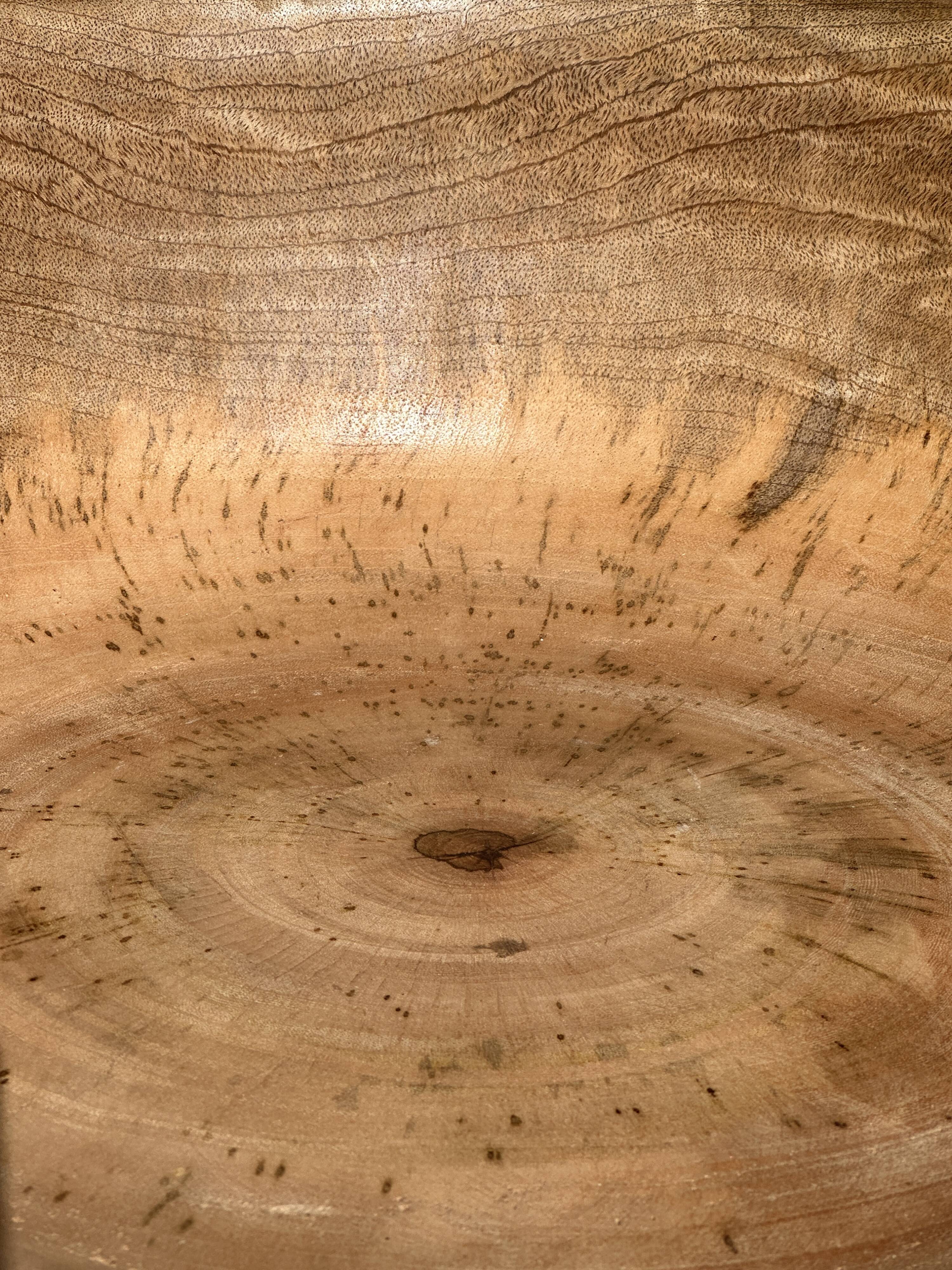 Quadripod chair with round seat and small back in natural monoxyl mango wood