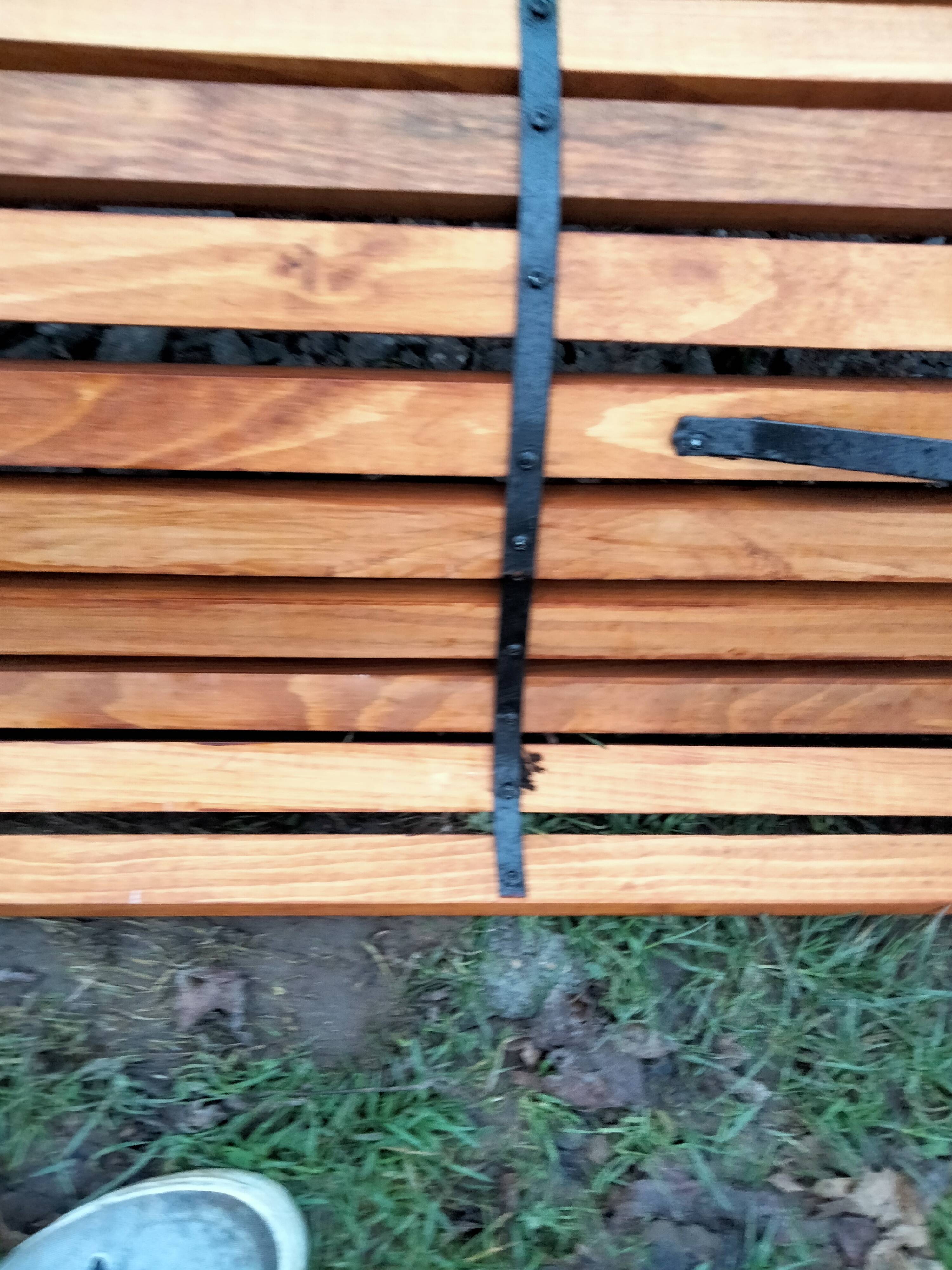 Old garden bench with vintage cast iron legs xxeme