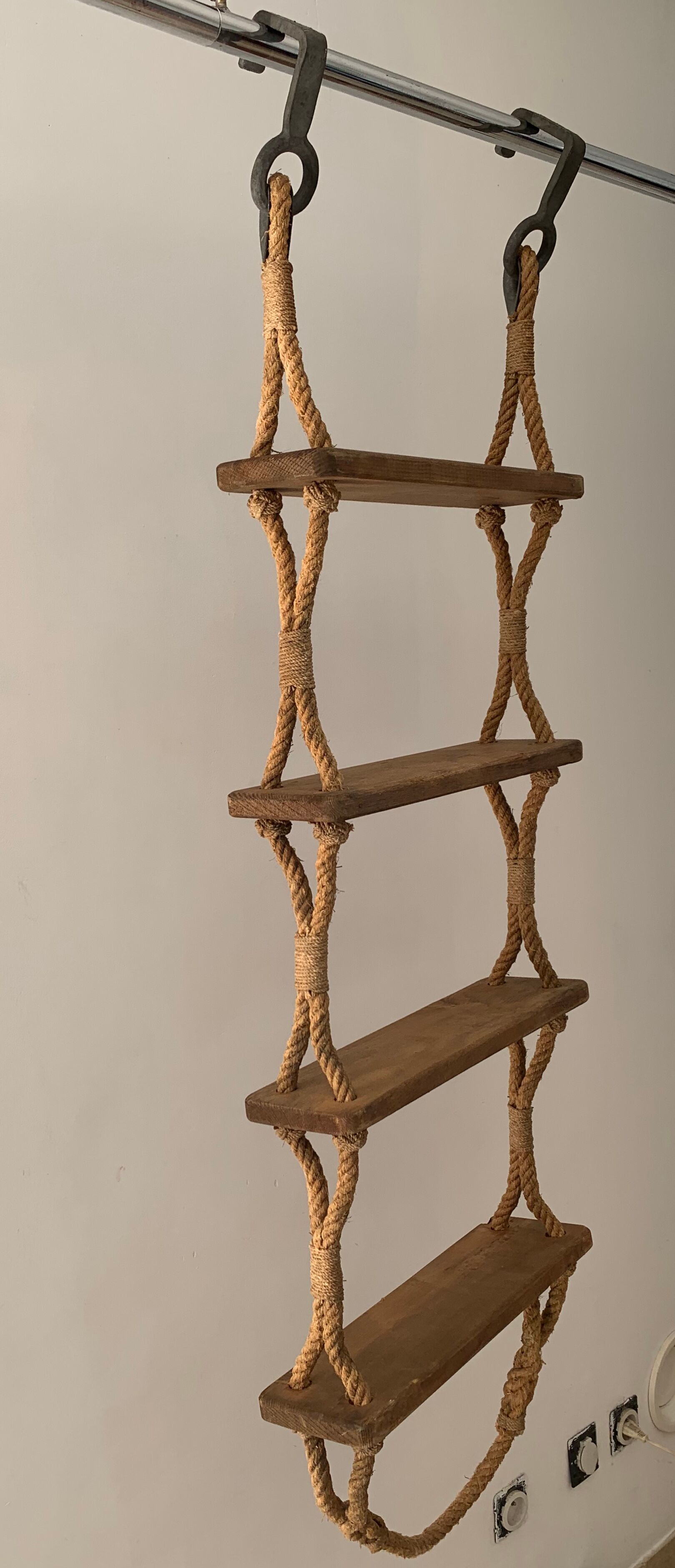Ancient navy rope and wood scale