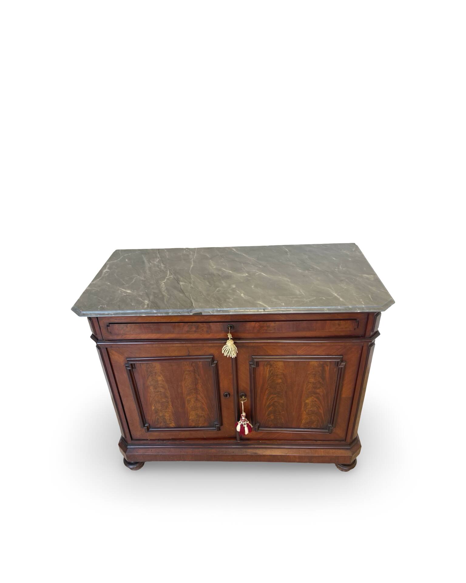 Commode Umbertino en acajou et noyer, 19e siècle.