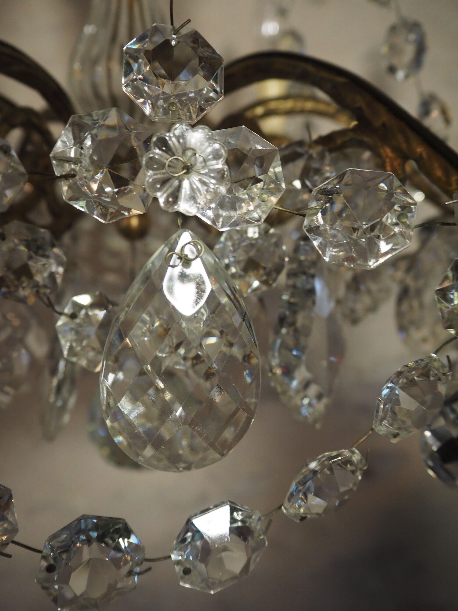 Ancient bronze and pampilles chandeliers with facets and crystal cups - old style - 6 fires