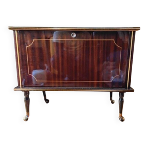 Bar en bois verni foncé