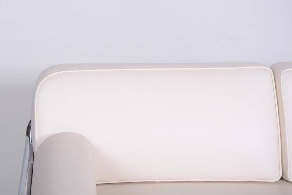 Bauhaus White Tubular Sofa in Beech, Chrome-Plated Steel & High Quality Leather attributed to Robert Slezák for Slezak Factories, Czech, 1930s