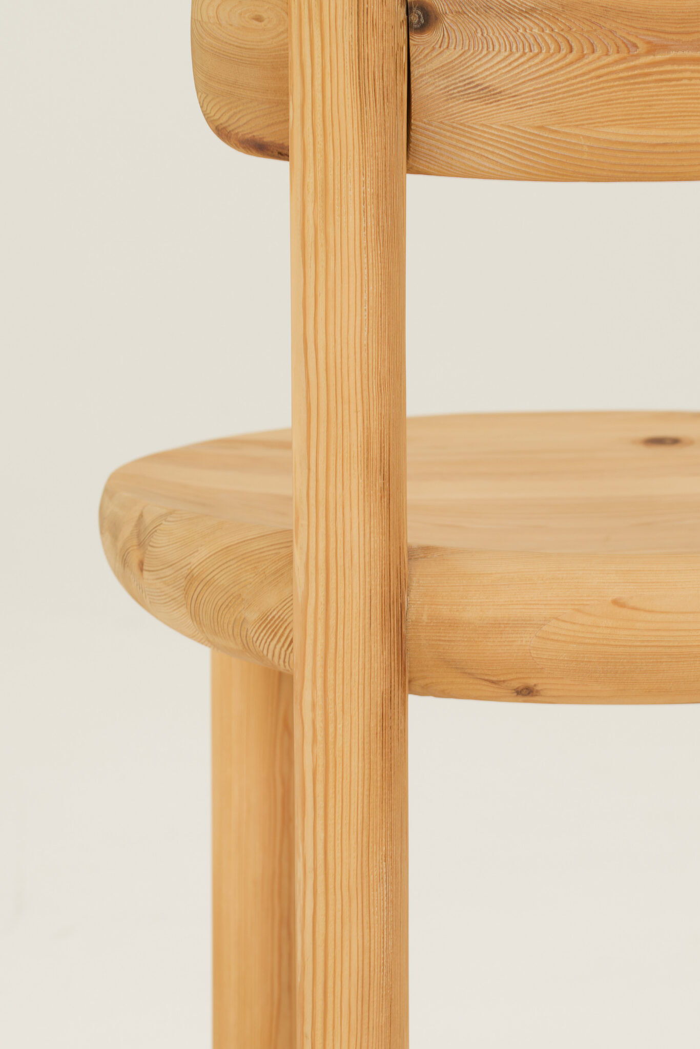 Set of 6 dining chairs in pine