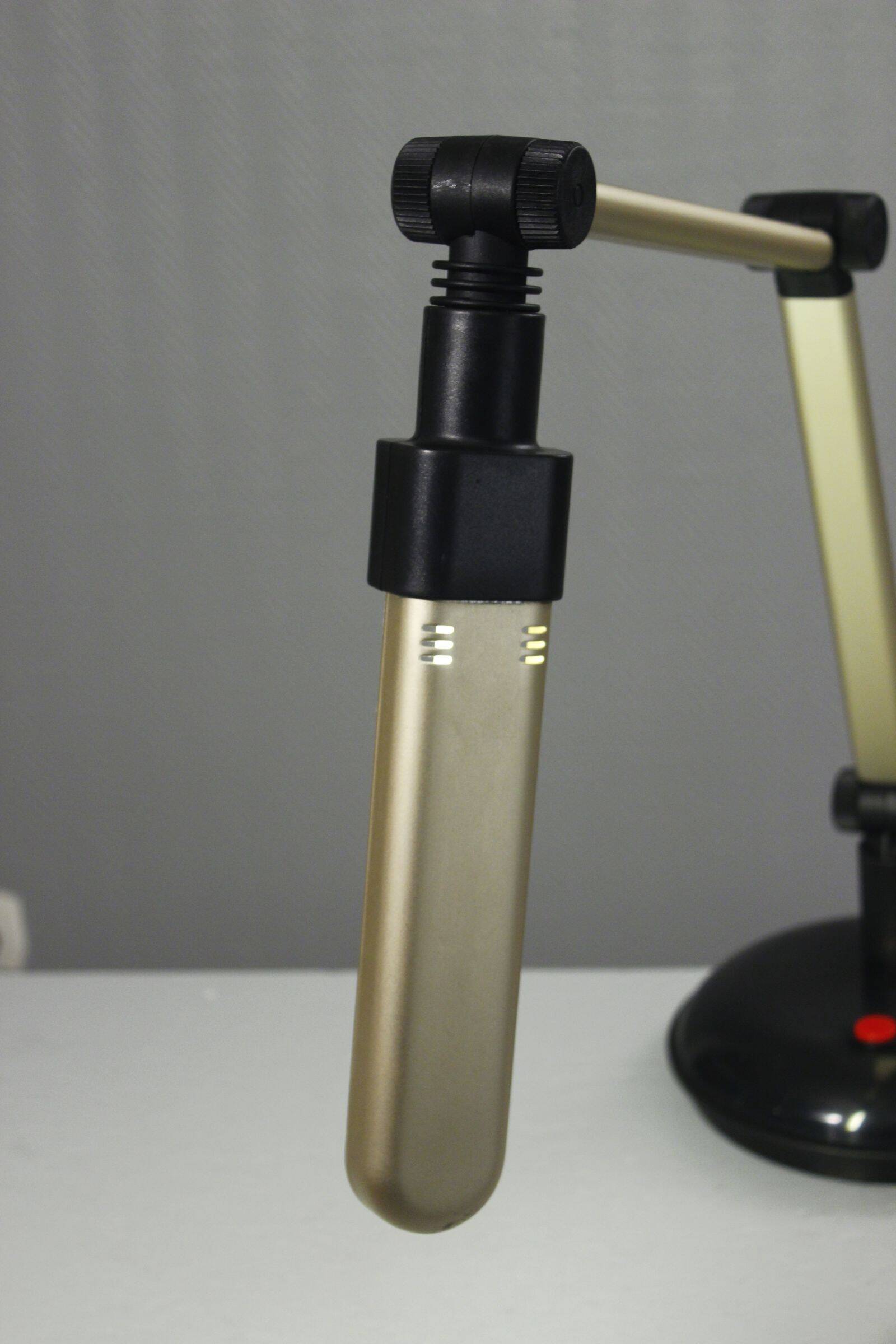 Fulvio BATTAGLIA & Mazda articulated lamp "Bur'o" post-modern design 1980s