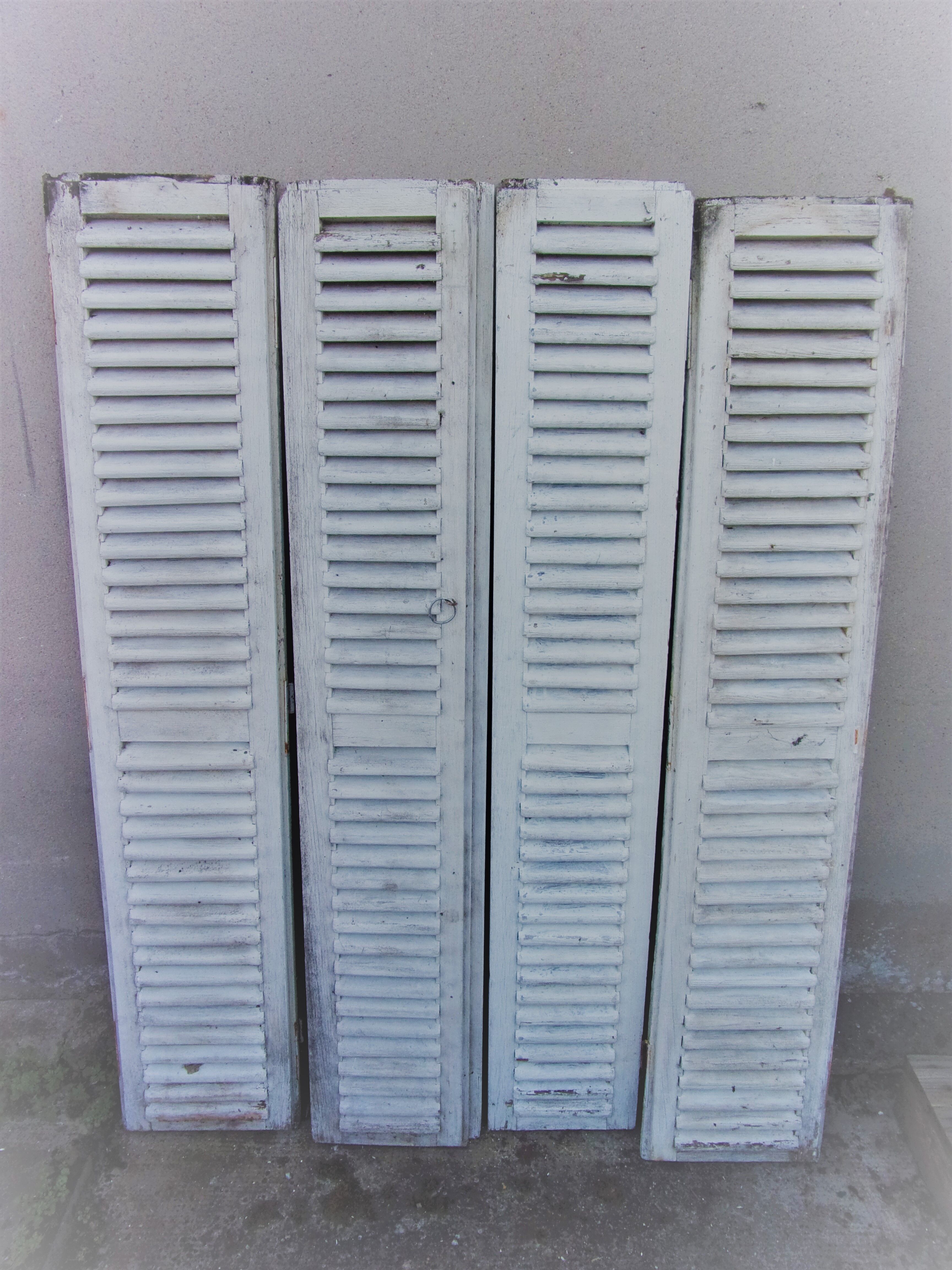 Ancient Persian flap has 4 narrow fronts H141xL104 cm