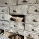 Ancien meuble de quincaillerie, meuble de métier