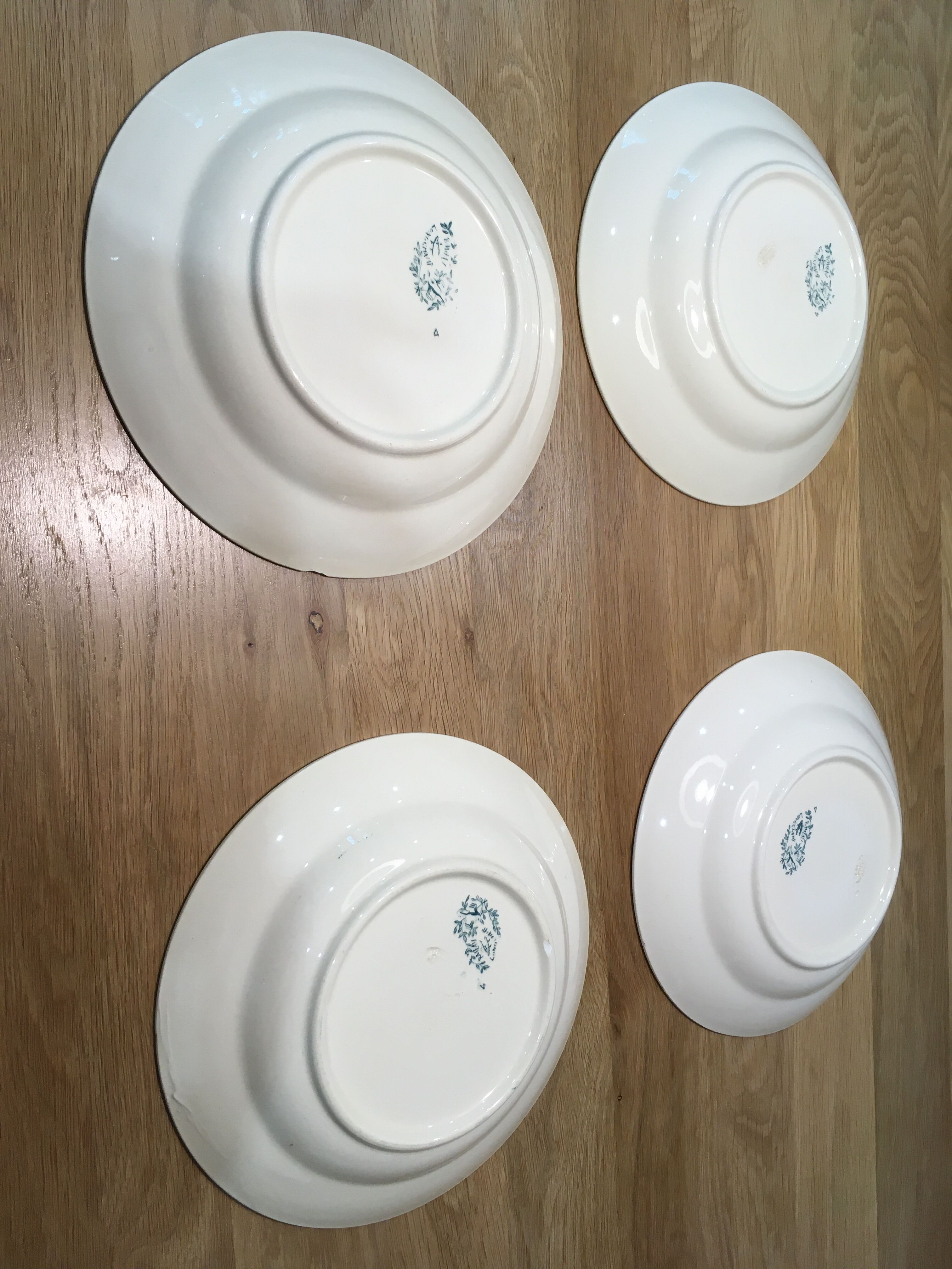 Lot 4 assiettes Terre de Fer Rameau Longchamp